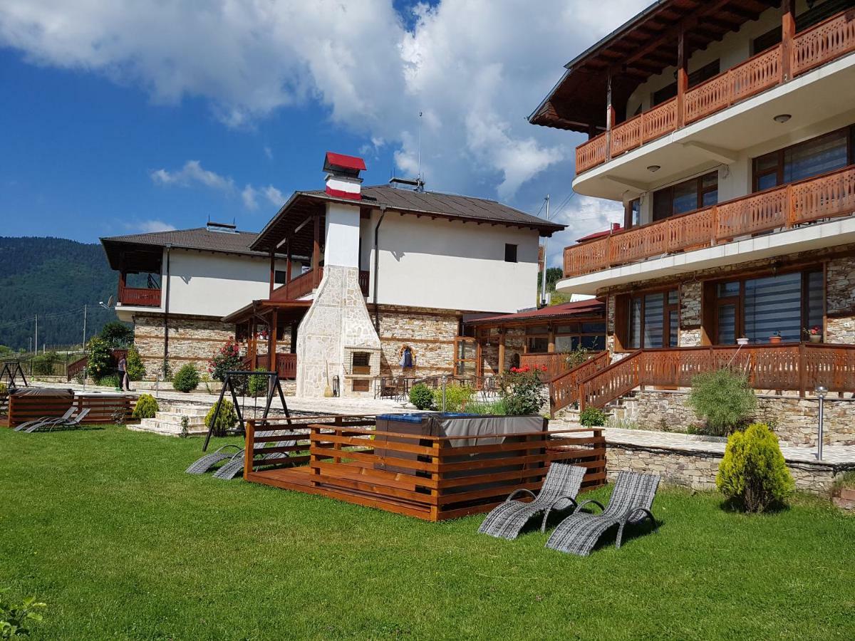 Къщи За Гости Башеви Sarnica Exteriér fotografie