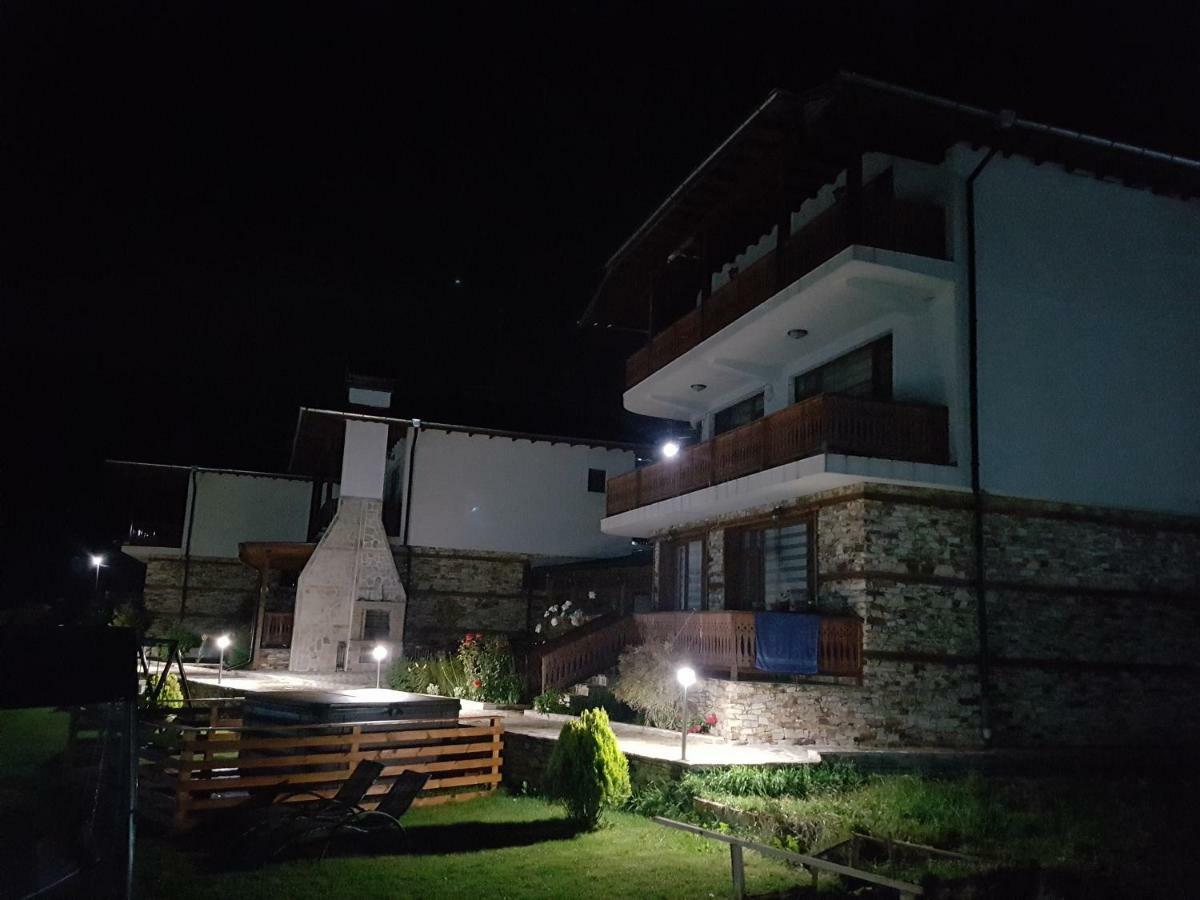 Къщи За Гости Башеви Sarnica Exteriér fotografie