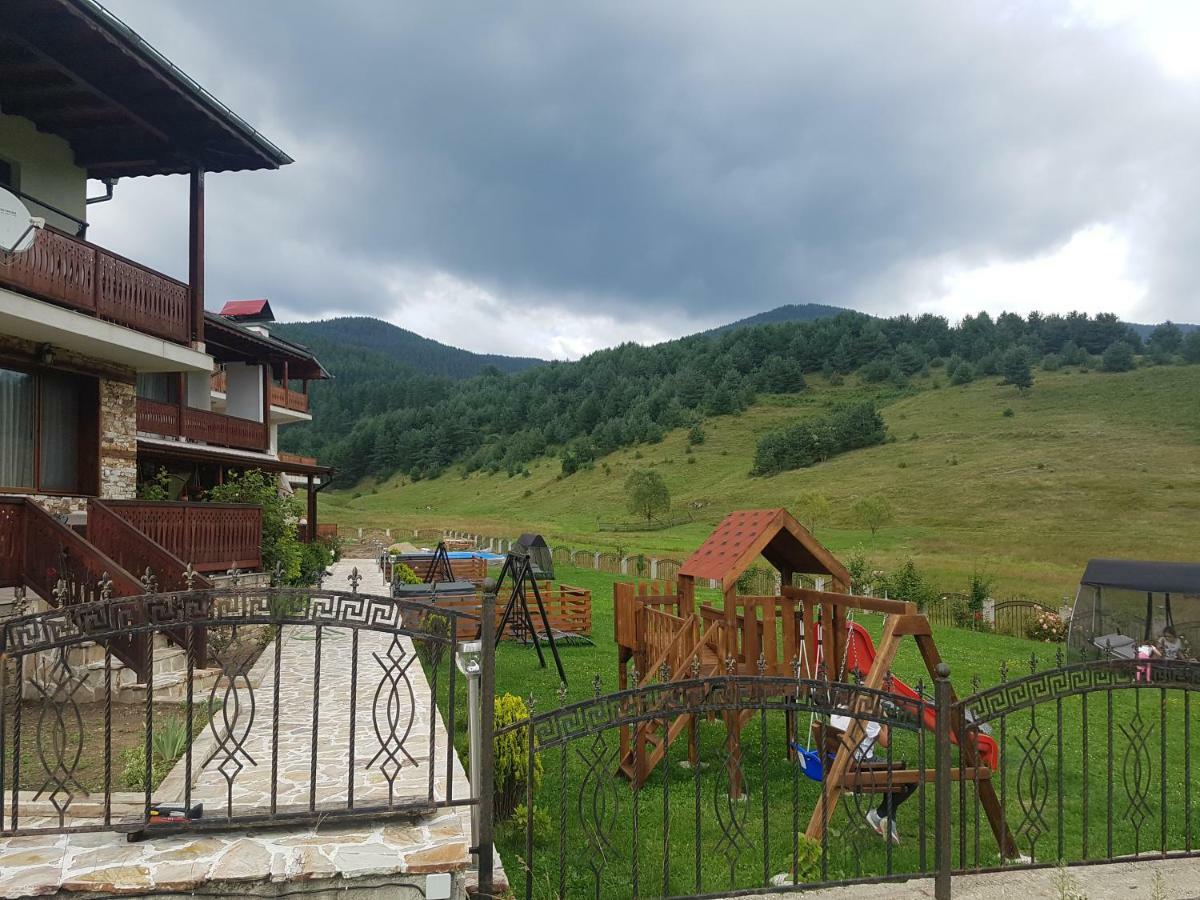 Къщи За Гости Башеви Sarnica Exteriér fotografie